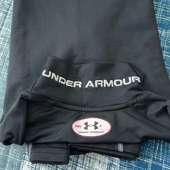 Under Armour Black cold gear High-Collar Top- men’s Medium - Picture 5 of 5